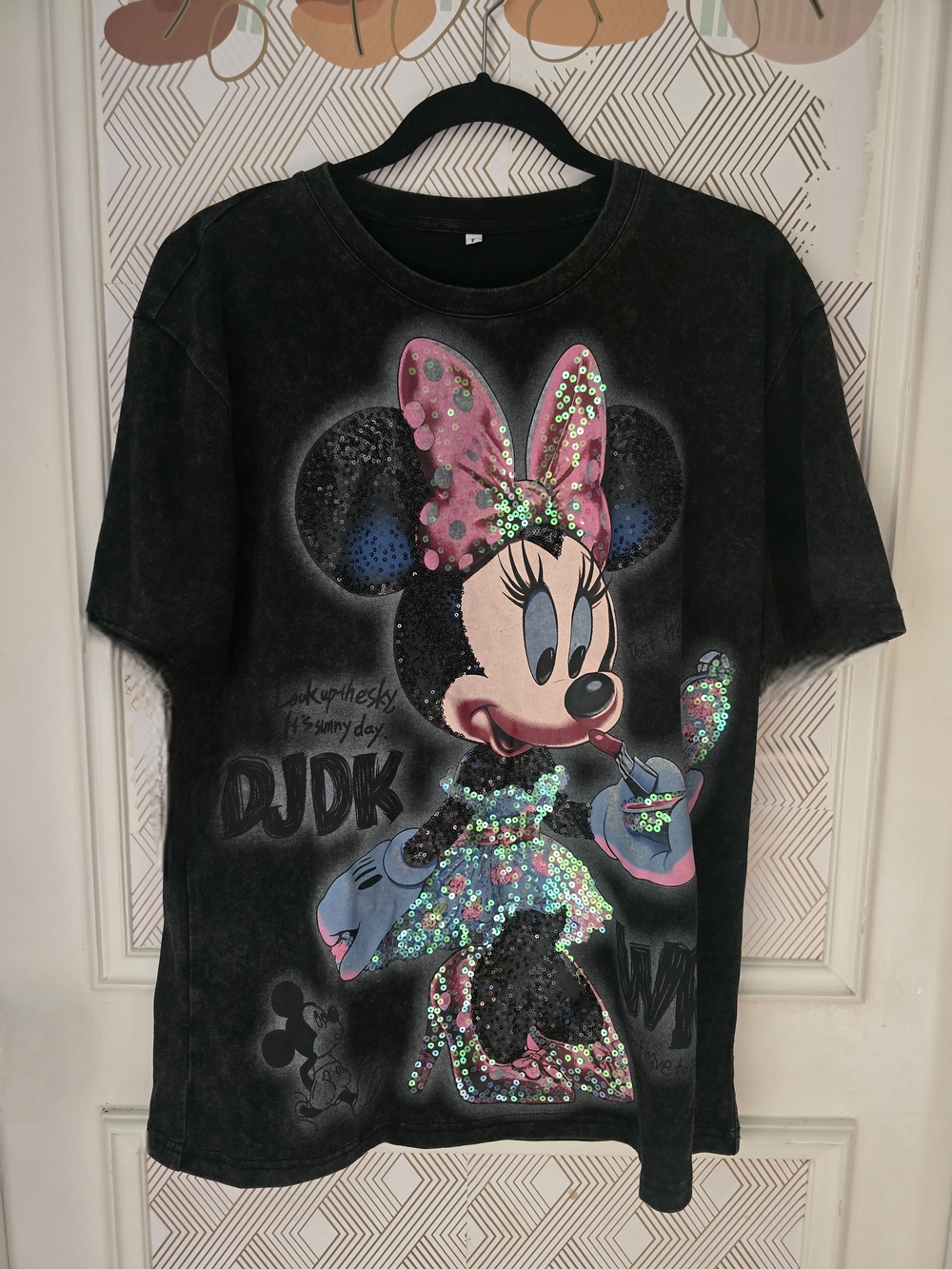 Minnie Mouse Sequin Graphic Tee - Black & Pink